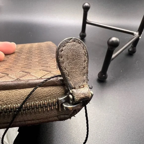Authentic Bottega Veneta
Intrecciato Metallic Zippy Wallet

Dust Bag included - Picture 13 of 14